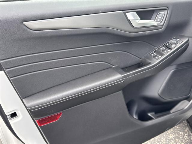 new 2025 Ford Escape PHEV car, priced at $37,321