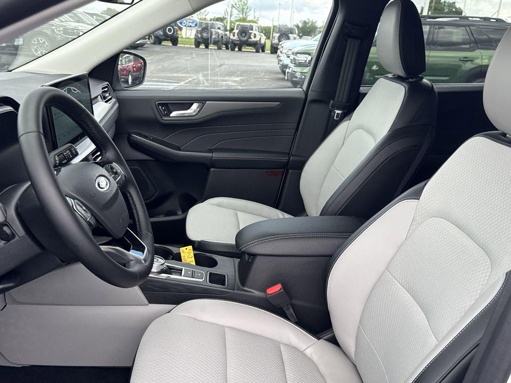 new 2025 Ford Escape PHEV car, priced at $33,136