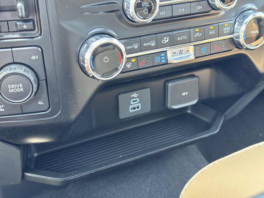 new 2025 Ford F-250 car, priced at $77,945