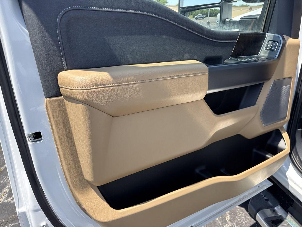 new 2025 Ford F-250 car, priced at $77,945