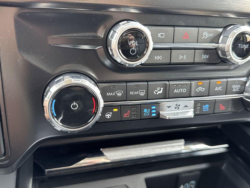 new 2025 Ford F-250 car, priced at $76,312