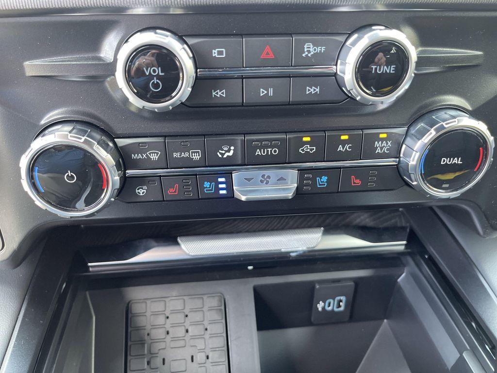 new 2025 Ford F-250 car, priced at $93,724