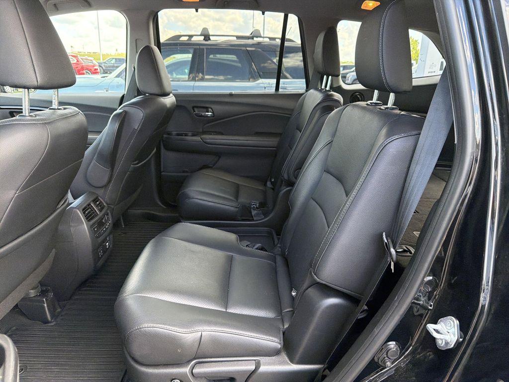 used 2021 Honda Pilot car, priced at $33,000