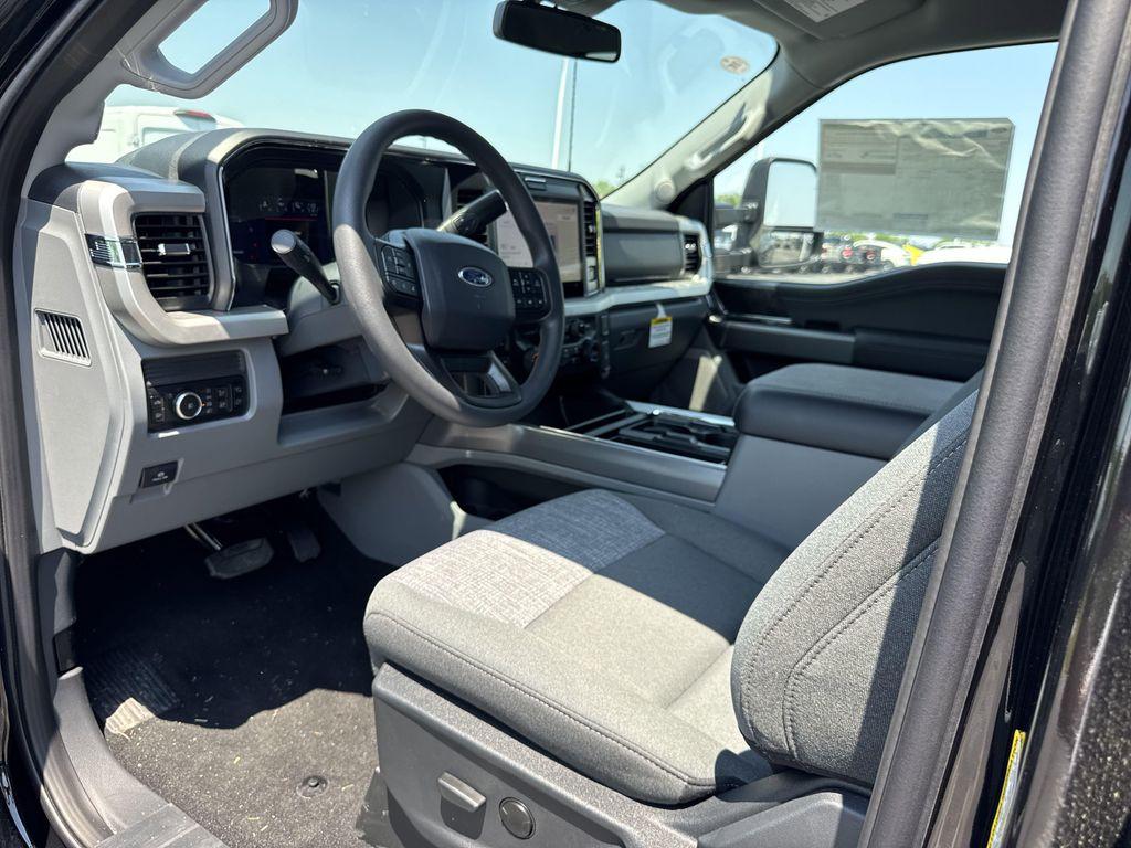new 2025 Ford F-250 car, priced at $63,584