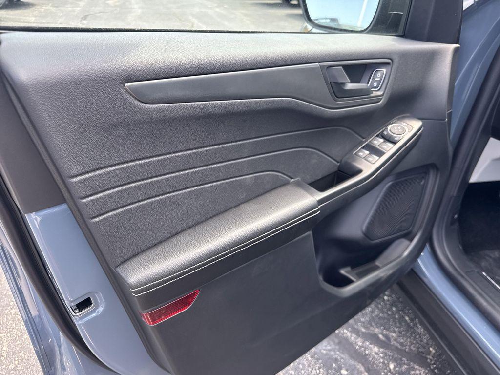 new 2025 Ford Escape car, priced at $29,667