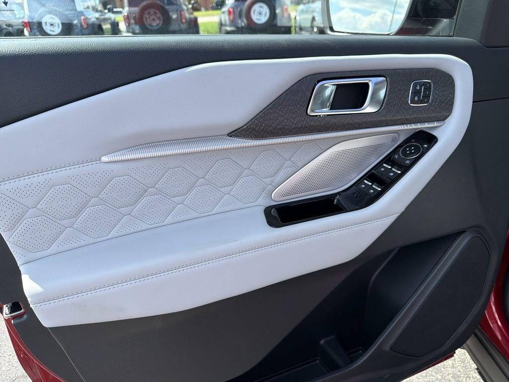 new 2025 Ford Explorer car, priced at $58,567