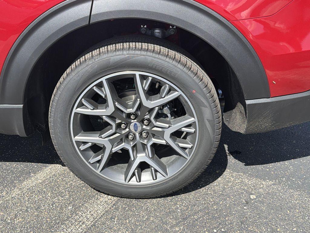 new 2025 Ford Explorer car, priced at $58,567