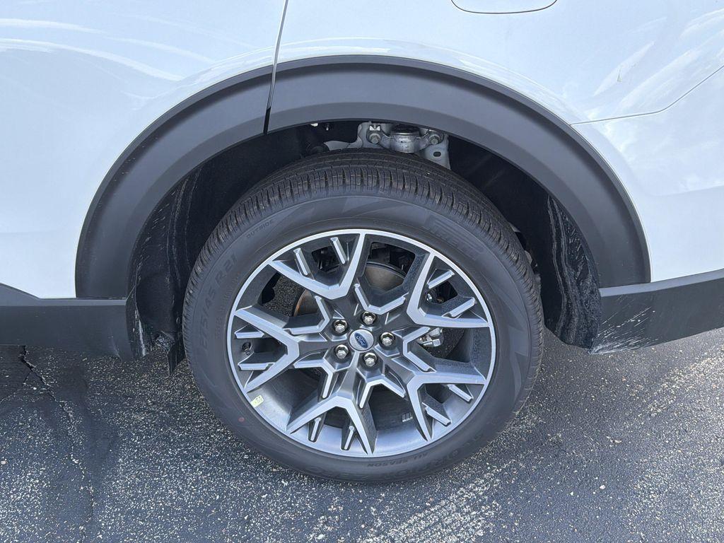 new 2025 Ford Explorer car, priced at $58,233
