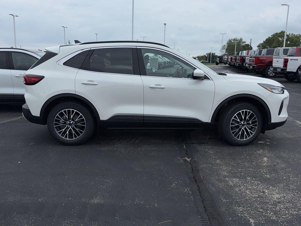 new 2025 Ford Escape PHEV car, priced at $32,953