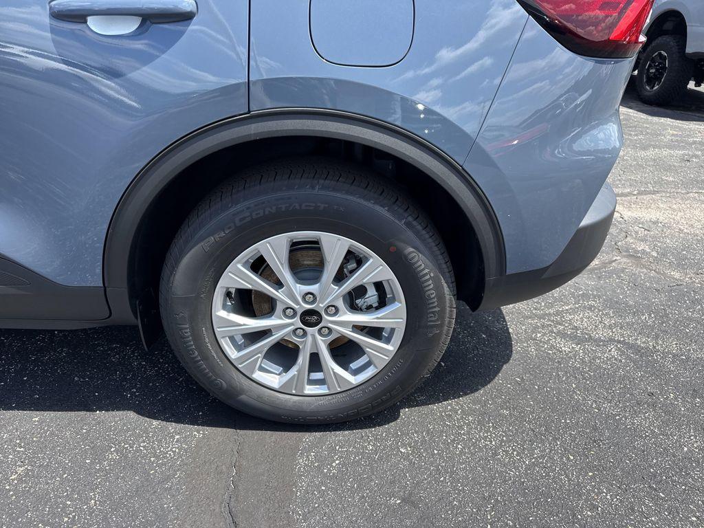 new 2025 Ford Escape car, priced at $29,308