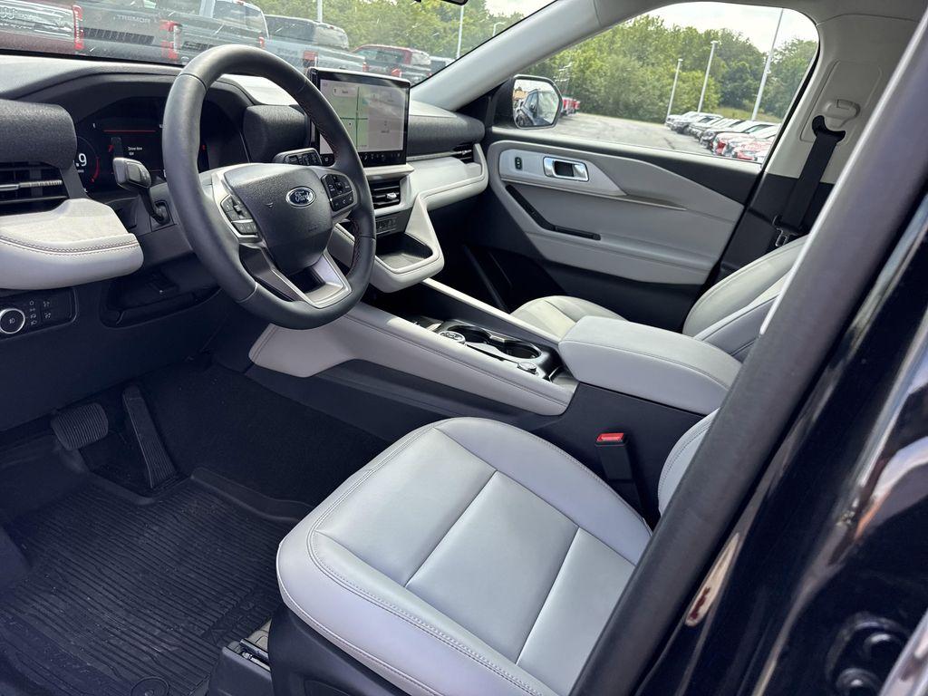 new 2025 Ford Explorer car, priced at $45,047