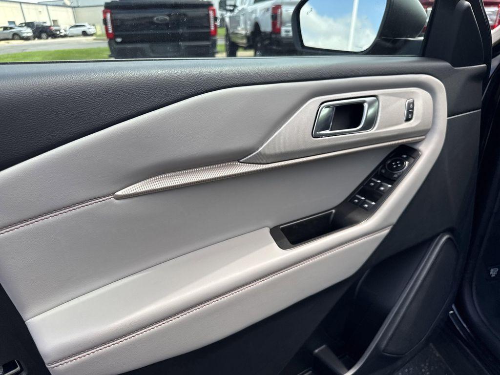 new 2025 Ford Explorer car, priced at $45,047