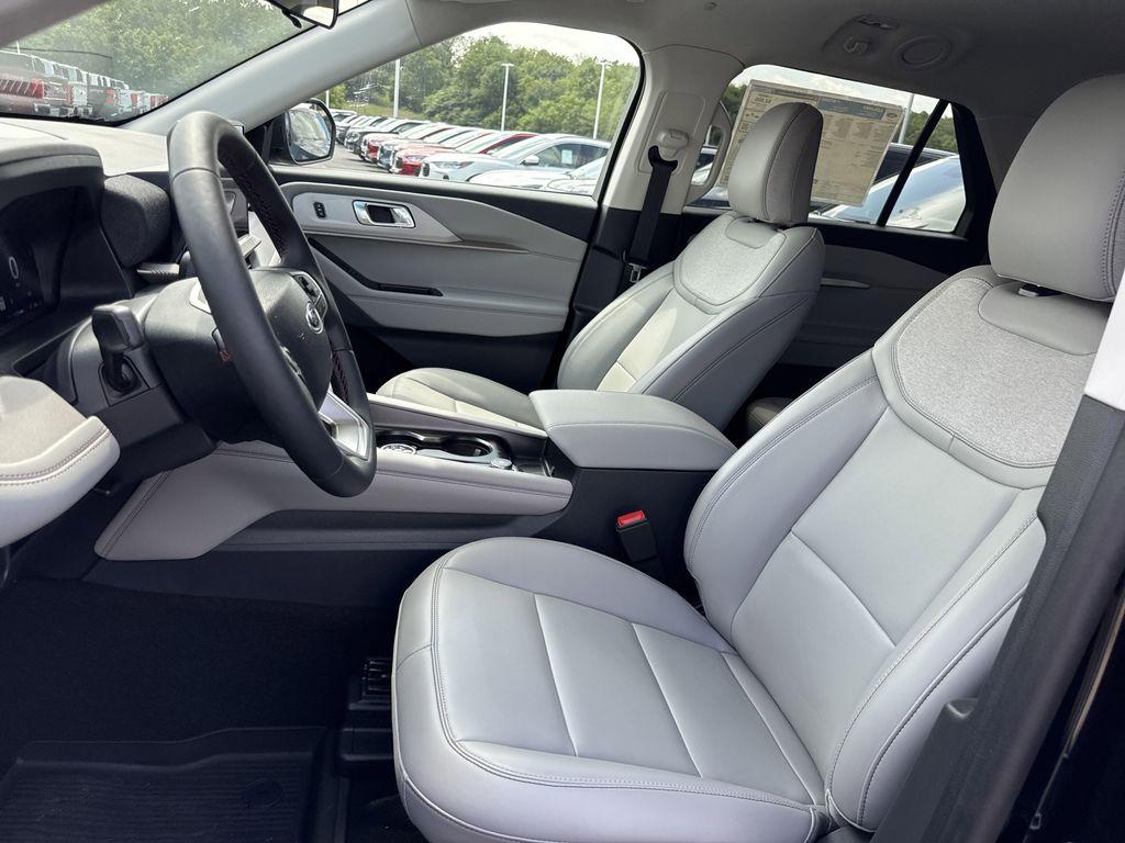 new 2025 Ford Explorer car, priced at $45,047