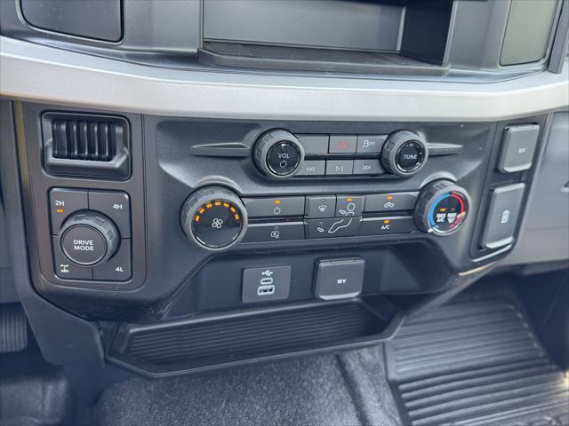 new 2025 Ford F-250 car, priced at $47,882