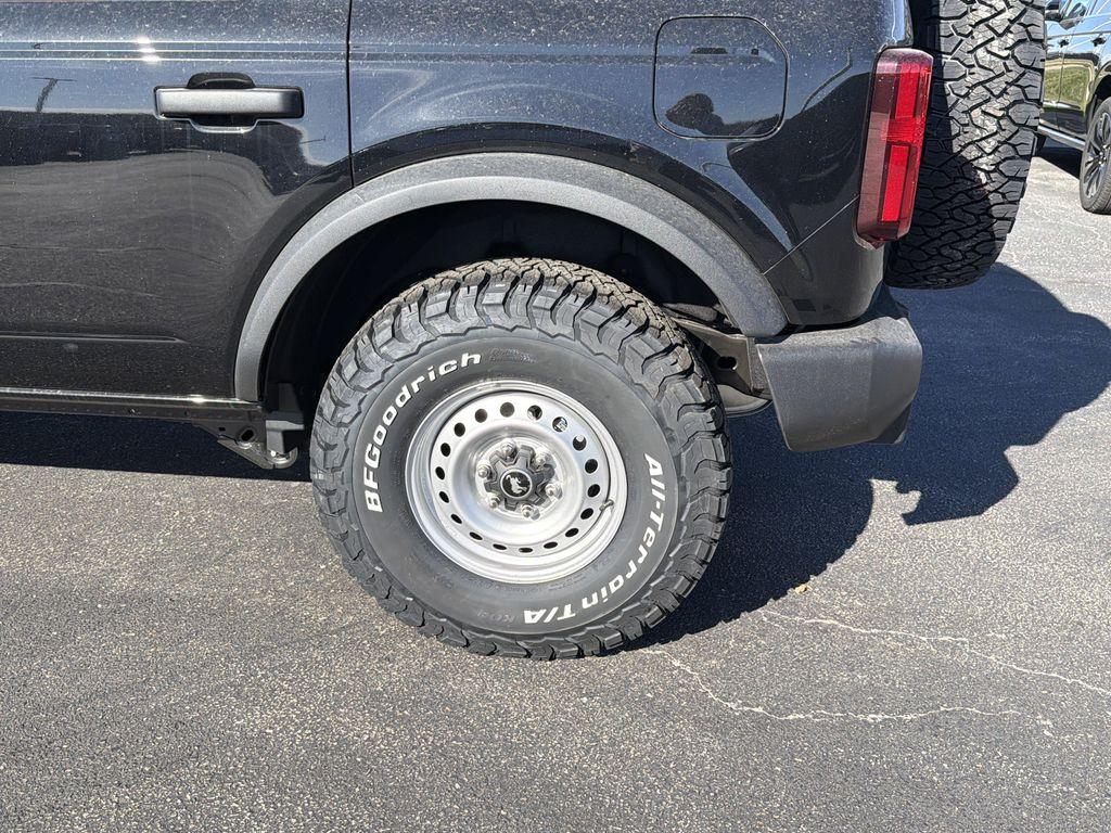 new 2025 Ford Bronco car, priced at $41,218