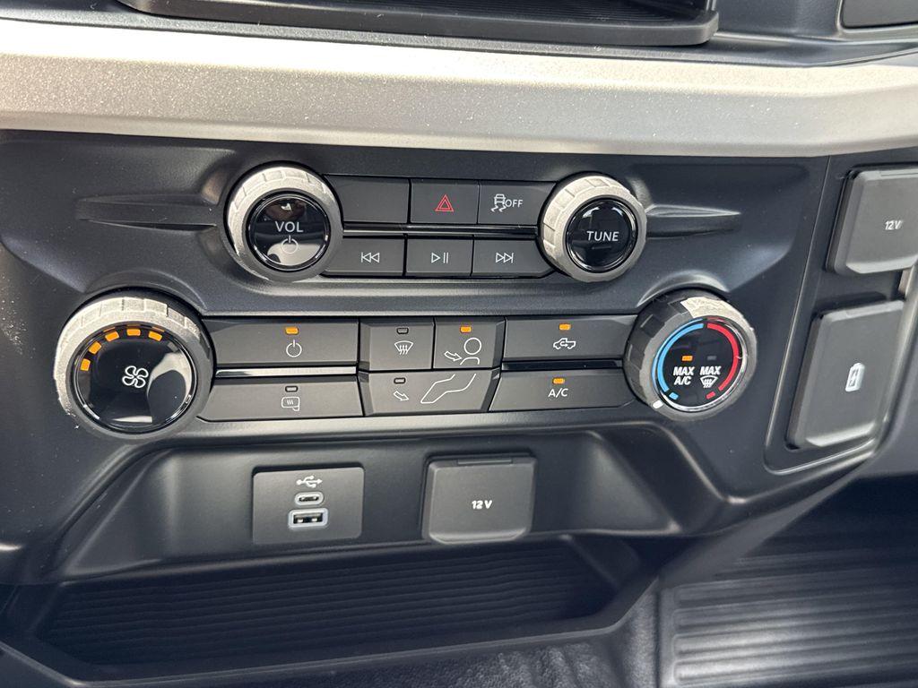 new 2025 Ford F-250 car, priced at $60,886