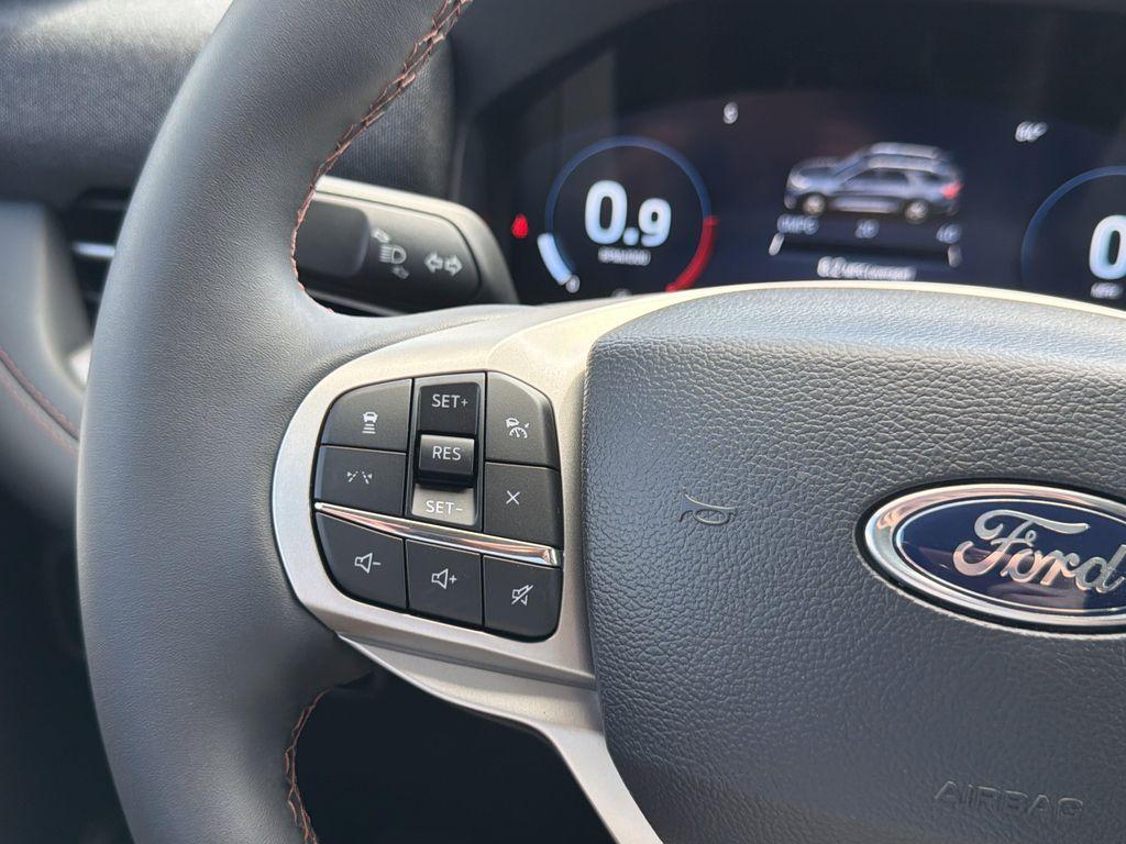 new 2025 Ford Explorer car, priced at $41,300