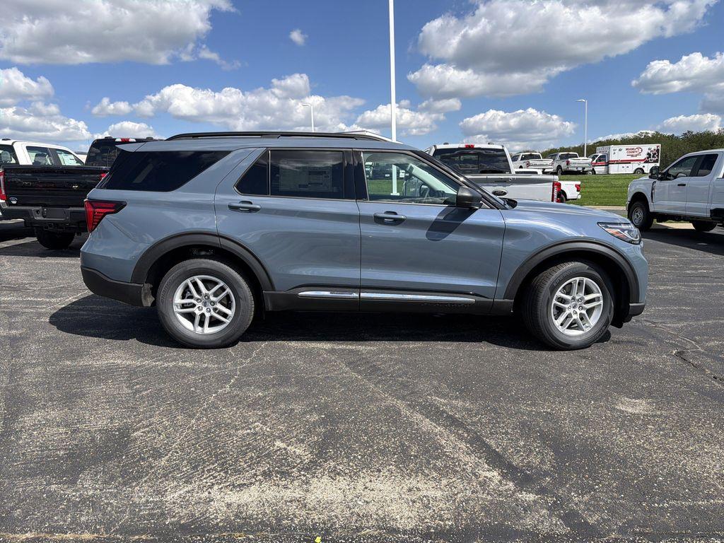 new 2025 Ford Explorer car, priced at $41,300
