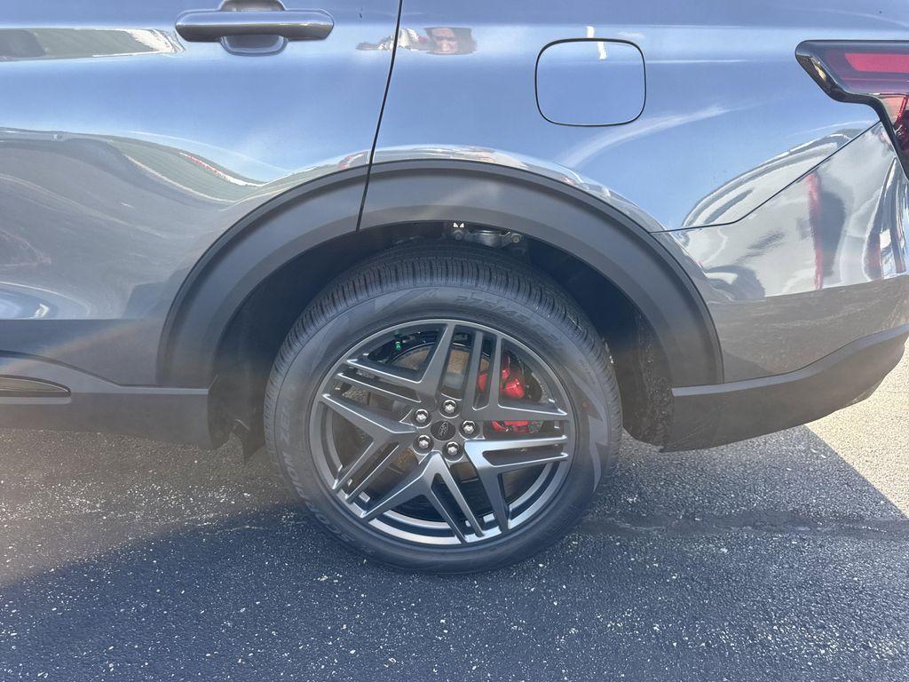 new 2025 Ford Explorer car, priced at $58,571