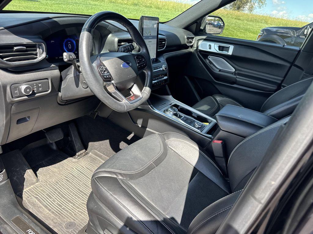 used 2020 Ford Explorer car, priced at $30,000