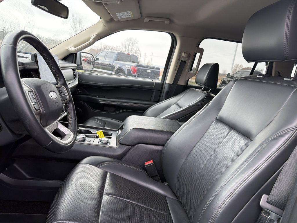 used 2022 Ford Expedition car, priced at $37,000
