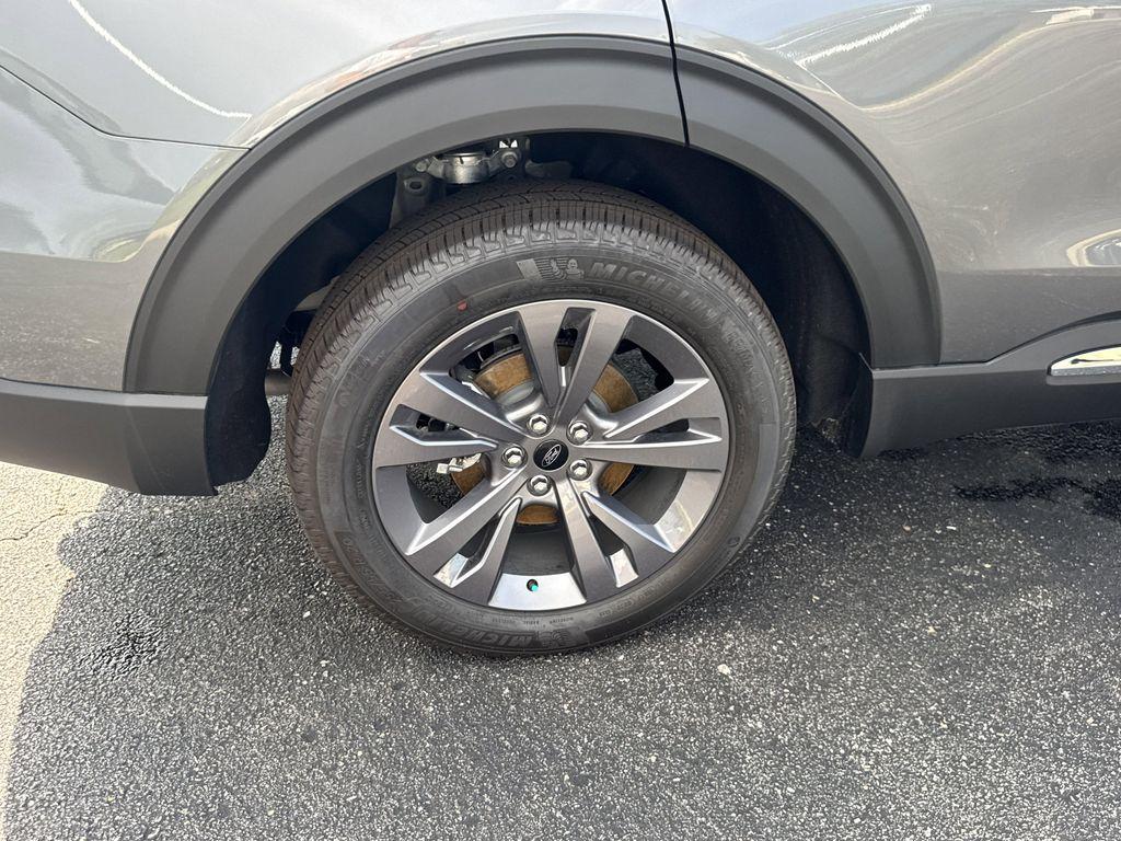 new 2025 Ford Explorer car, priced at $45,775
