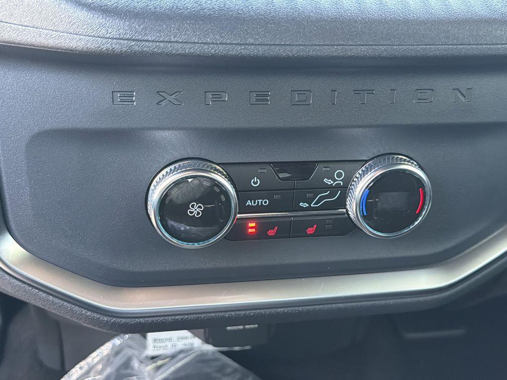 new 2025 Ford Expedition car, priced at $83,271