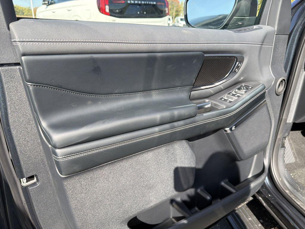 new 2025 Ford Expedition car, priced at $83,271