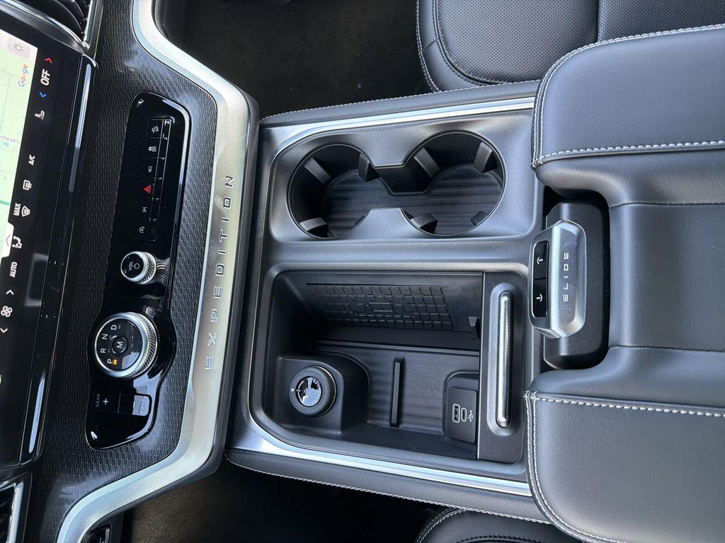 new 2025 Ford Expedition car, priced at $83,271