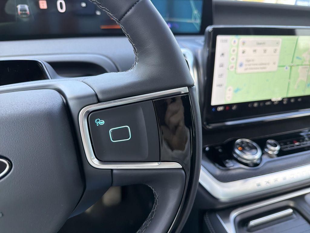 new 2025 Ford Expedition car, priced at $83,271