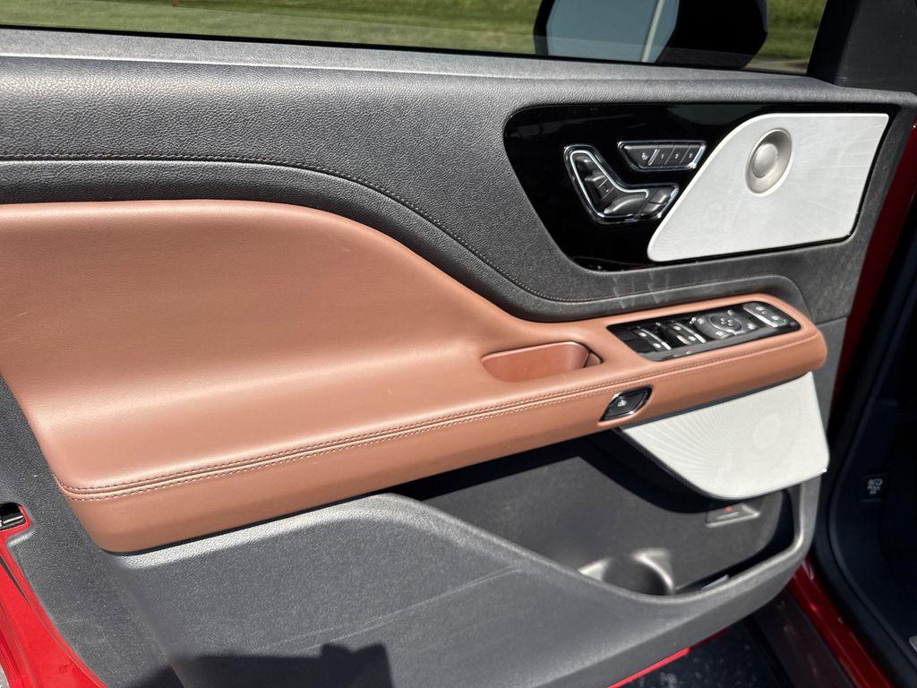 used 2025 Lincoln Aviator car, priced at $69,500