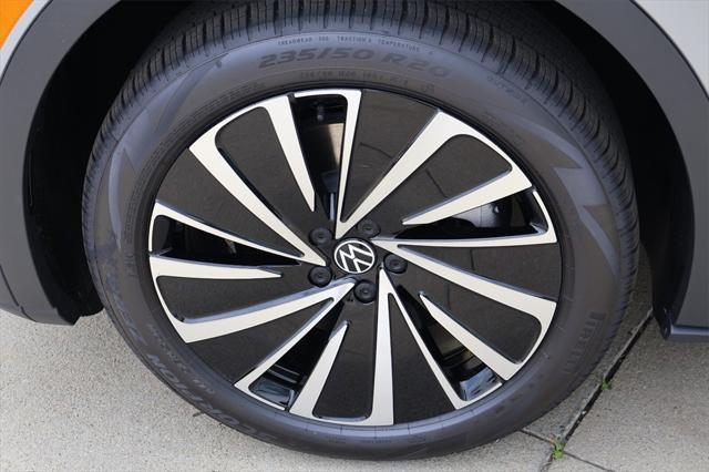 new 2025 Volkswagen ID.4 car, priced at $46,161
