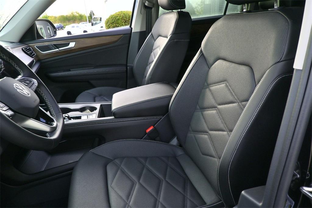 new 2026 Volkswagen Atlas car, priced at $42,286