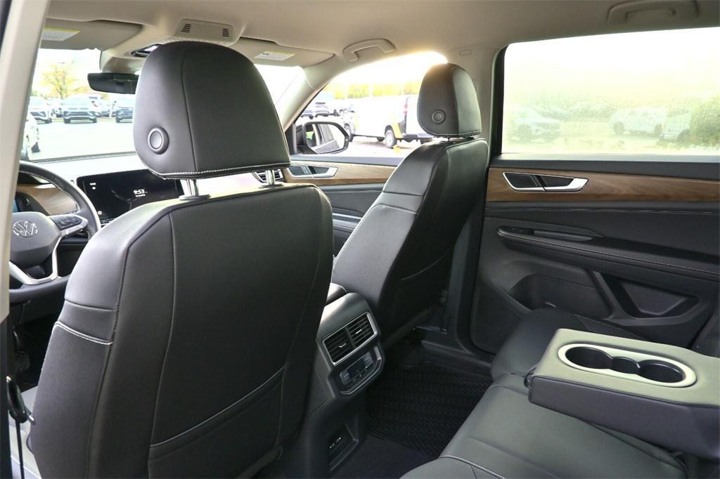 new 2026 Volkswagen Atlas car, priced at $42,286