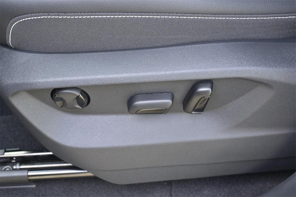 new 2026 Volkswagen Atlas car, priced at $42,286