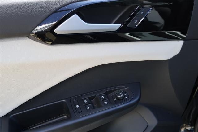 new 2025 Volkswagen Taos car, priced at $27,978
