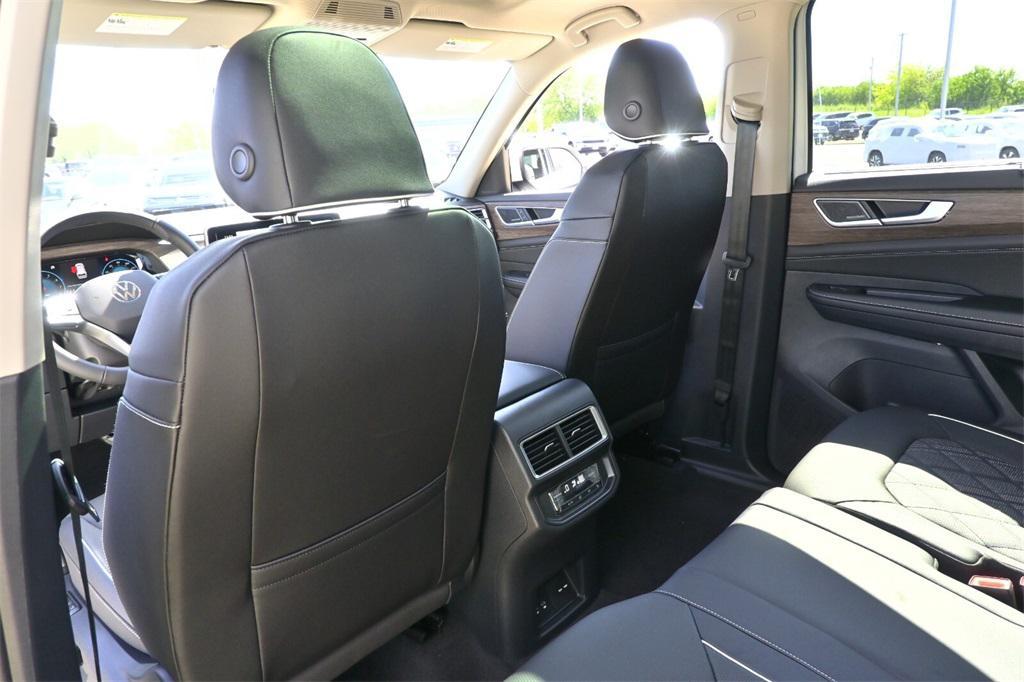 new 2026 Volkswagen Atlas car, priced at $56,233
