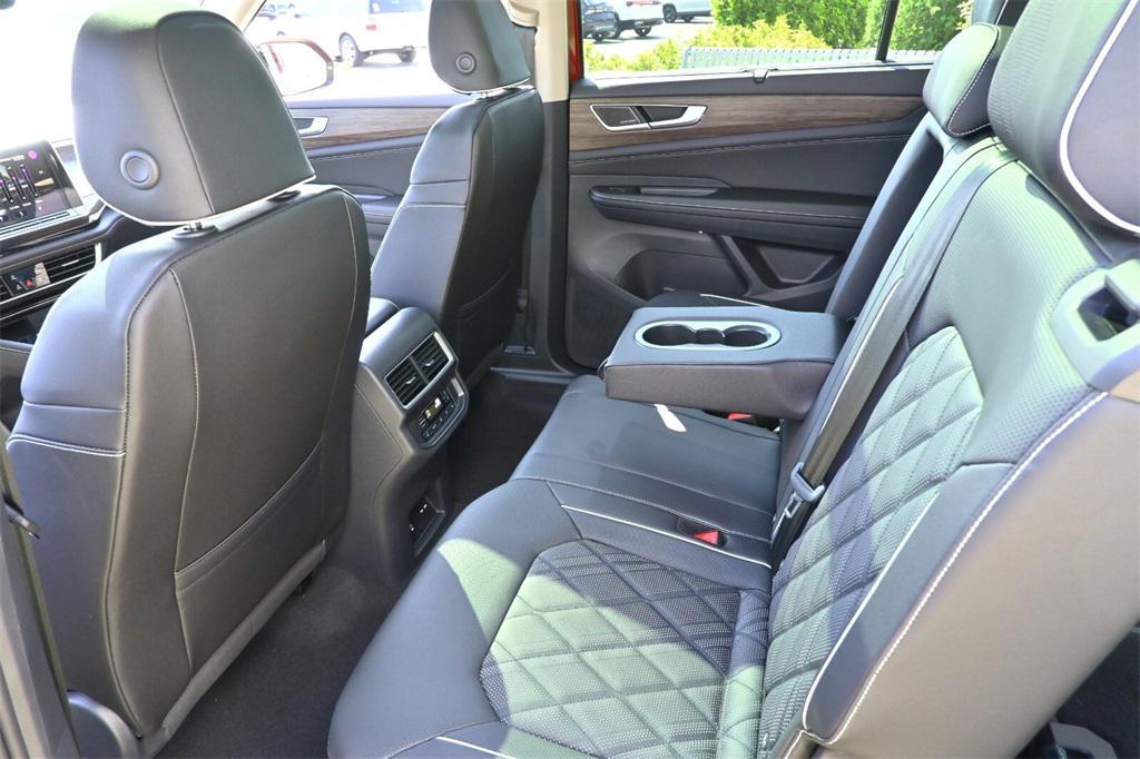 new 2025 Volkswagen Atlas car, priced at $49,553