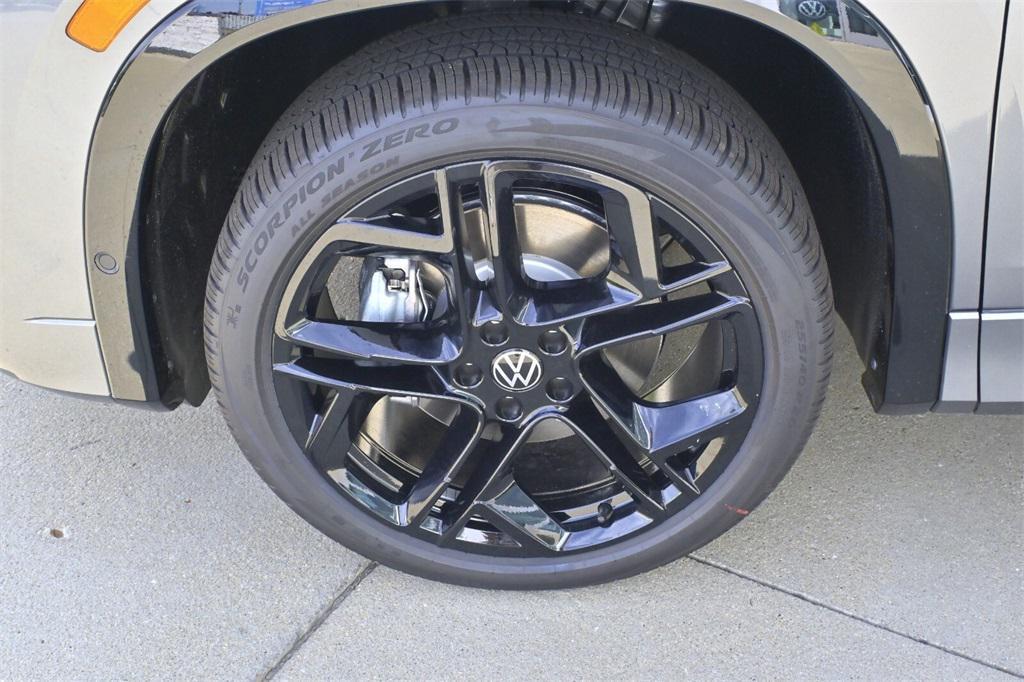 new 2025 Volkswagen Tiguan car, priced at $37,286