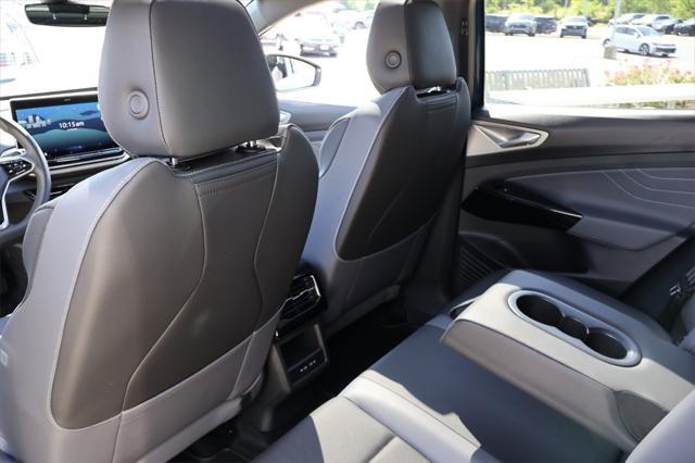 new 2025 Volkswagen ID.4 car, priced at $51,261