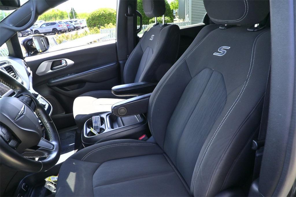 used 2020 Chrysler Pacifica car, priced at $18,791
