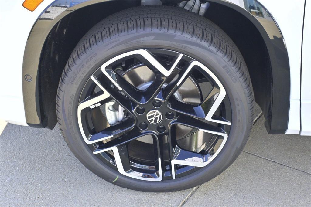 new 2025 Volkswagen Tiguan car, priced at $43,381