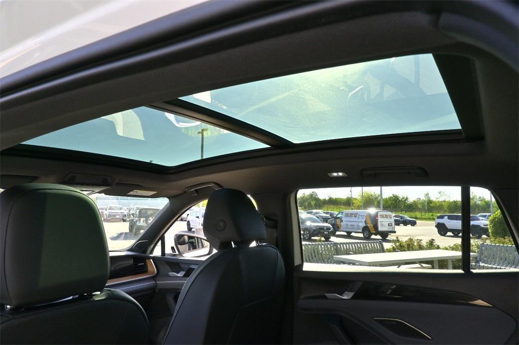 new 2025 Volkswagen Tiguan car, priced at $43,381