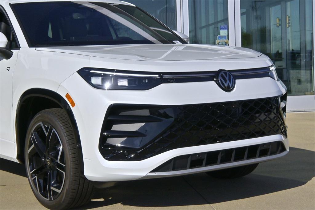 new 2025 Volkswagen Tiguan car, priced at $43,381
