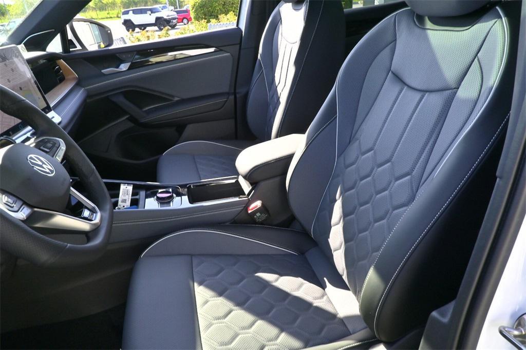 new 2025 Volkswagen Tiguan car, priced at $43,381