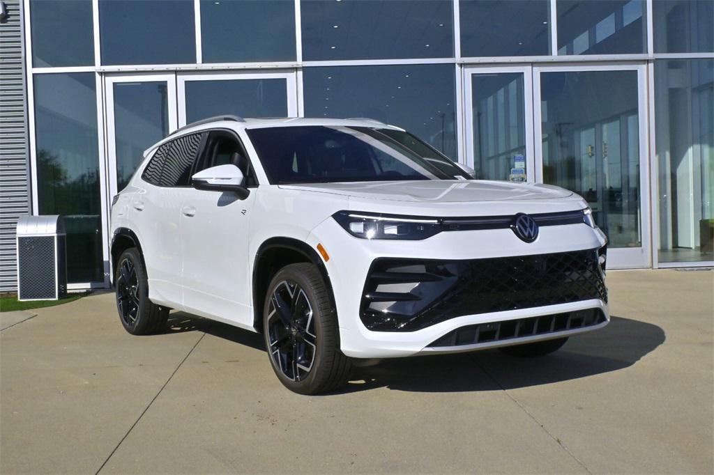 new 2025 Volkswagen Tiguan car, priced at $43,381