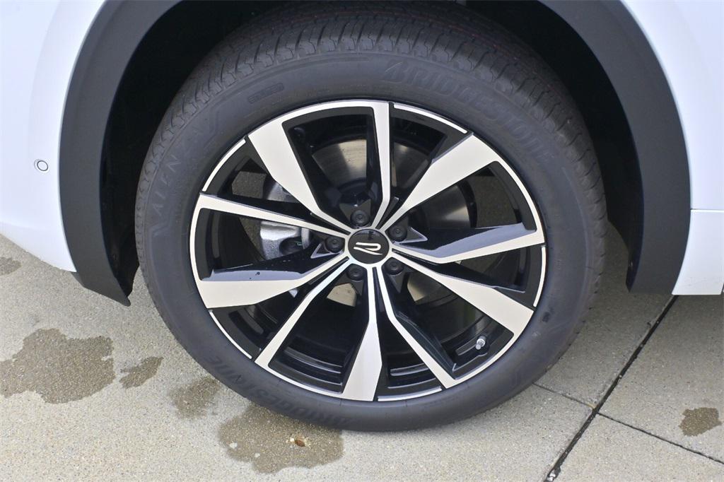 new 2026 Volkswagen Atlas car, priced at $56,233