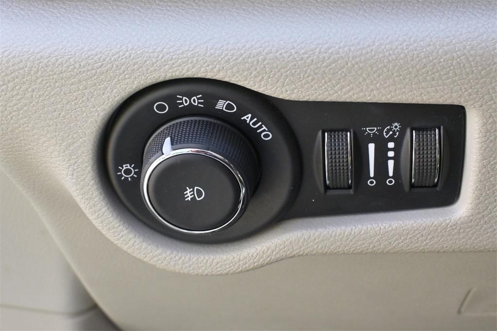 used 2017 Chrysler Pacifica car, priced at $12,691