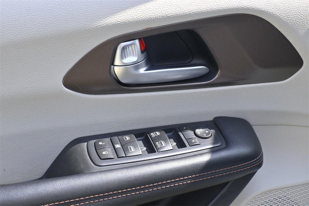 used 2017 Chrysler Pacifica car, priced at $12,691