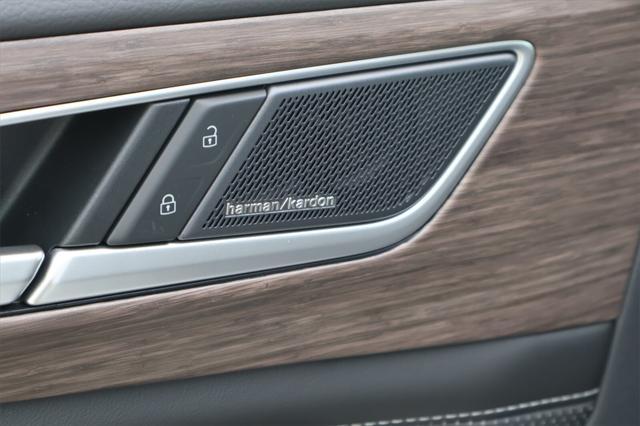 new 2025 Volkswagen Atlas car, priced at $51,422